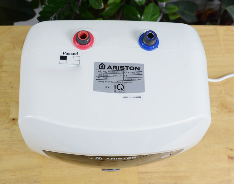 bình nóng lạnh Ariston gián tiếp 6 lít giá rẻ LUX 6 UE 2.5 FE-5